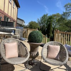 Very  Beautiful 2Patio eggs chairs indoor and outdoor