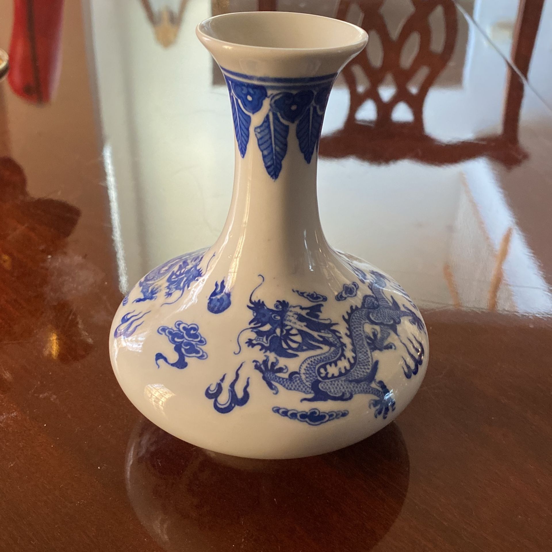 Chinese Antique With Qianlong Mark, Blue And White Porcelain 