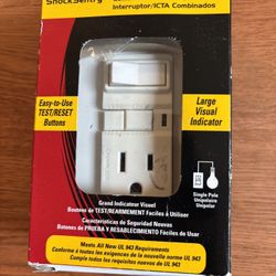 Cooper Wiring Combination Switch / GFCI White   VGFS15W-M-L