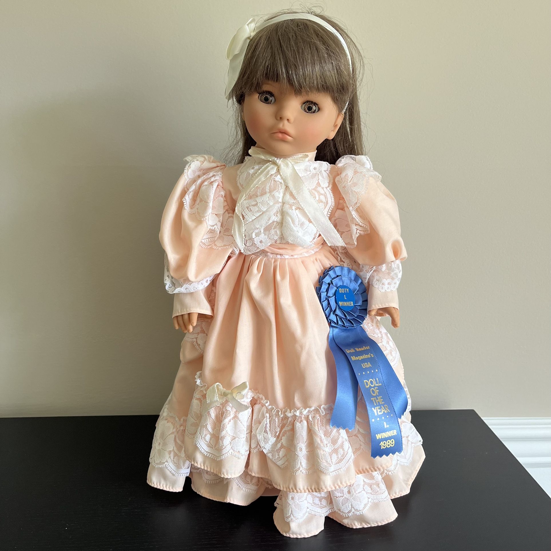 Lissi Fashion Kerstin Vinyl Doll Of The Year 1989 Sleep Eyes Award Ribbon 18in