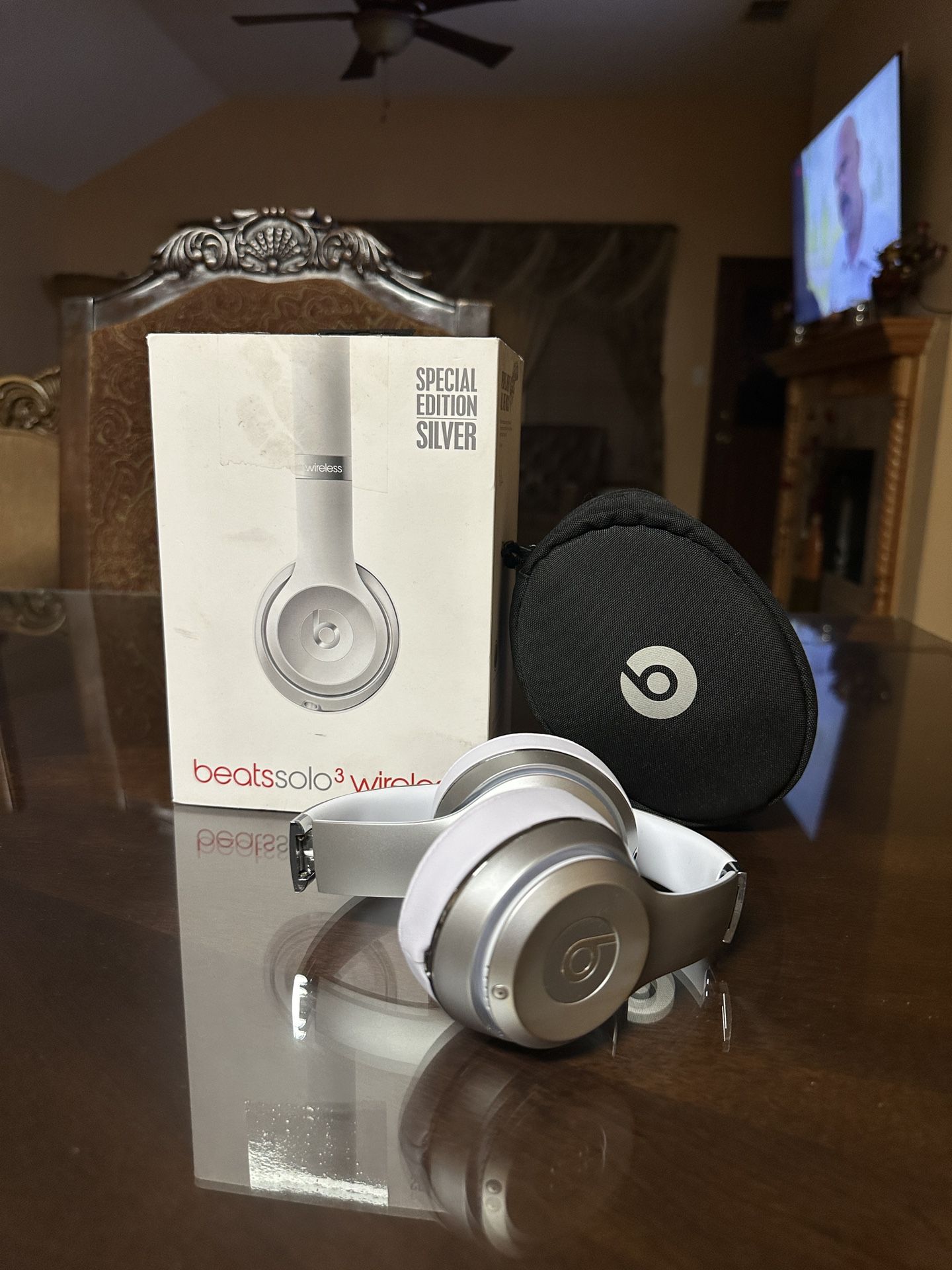 Beats Solo 3 Wireless Special Edition