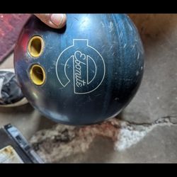BOWLING BALLS 