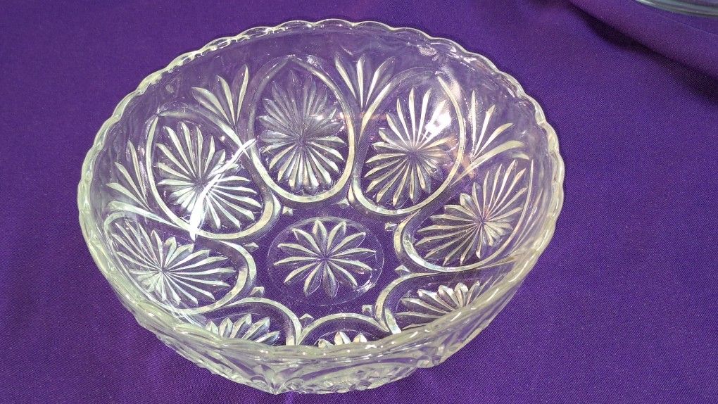 Vintage Anchor Hocking Discontinued Medallion Clear Glass Star Cameo Bowl 8 Inches G6D103