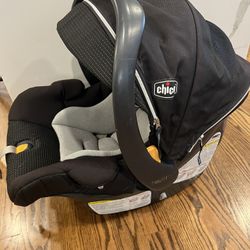 Chicco Keyfit 30 Carseat and Bases 