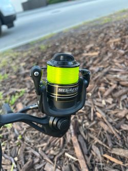 Like New Bass Pro Shops MegaCast 6’6 Bass Pro MegaCast  Spinning Combo