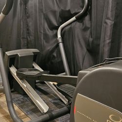 Precor EFX 5.21s Eliptical