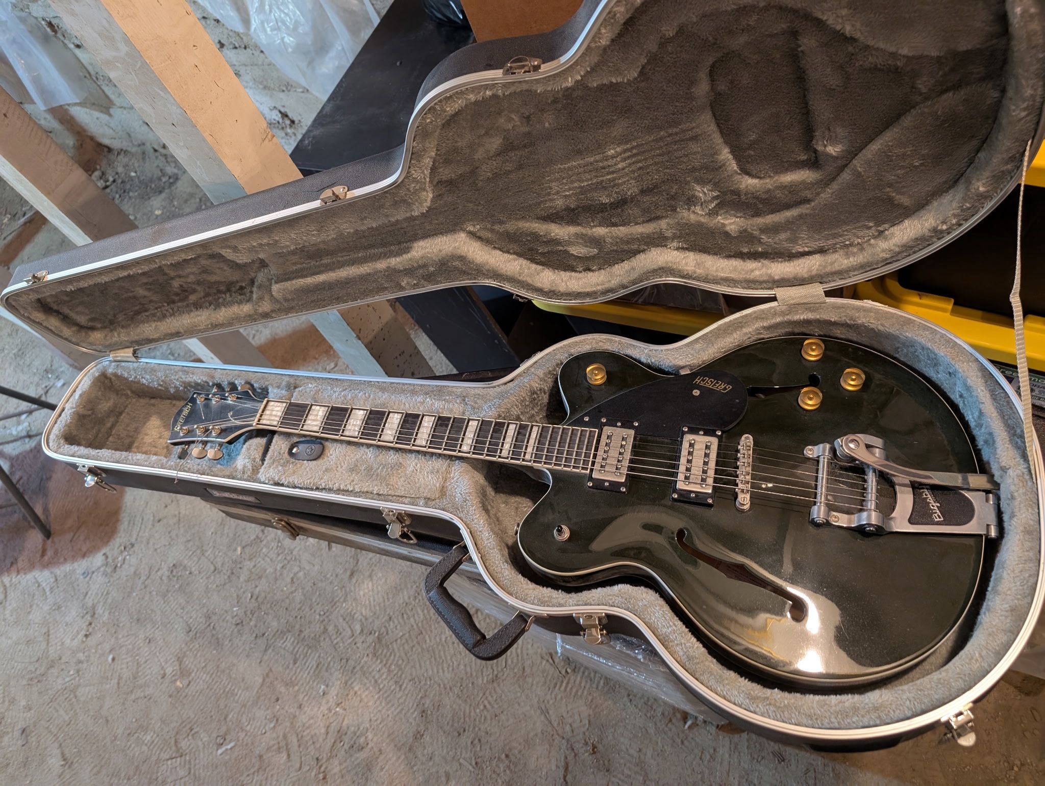 Gretsch G2622T Streamliner double cut with Bigsby