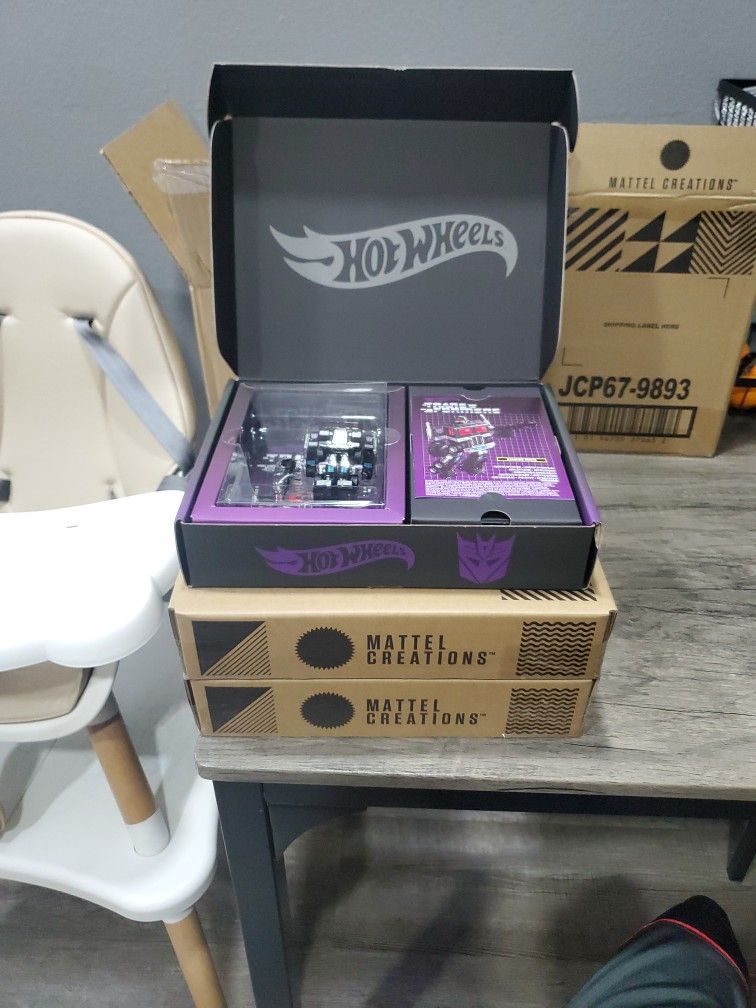 Hot Wheels RLC Nemesis Prime