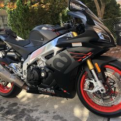 2019 aprilia rsv4rr