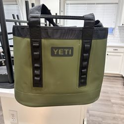Yeti Tote Bag 50