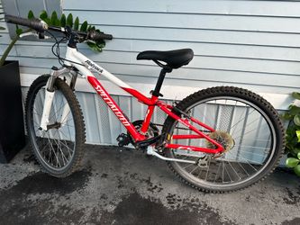SPECIALIZED HOTROCK MOUNTAIN BIKE