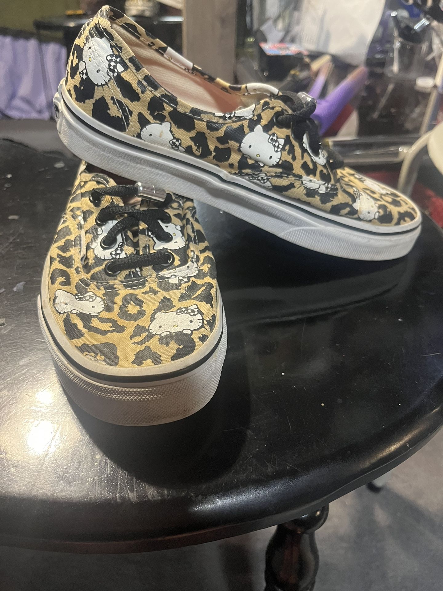 hello kitty leopard vans Men's