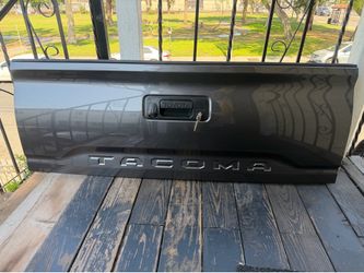 17-24 Toyota Tacoma tailgate