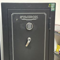 Premium 34-Gun Safe — Hammer-Tone Black, Electronic Lock