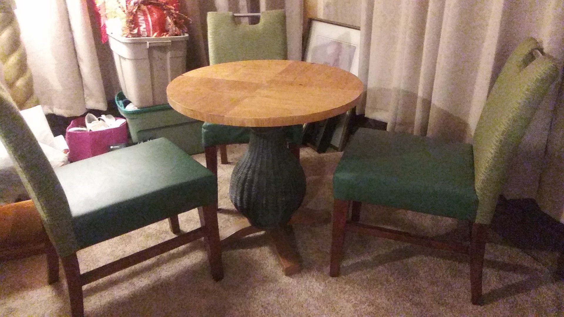 Table with 3 chairs