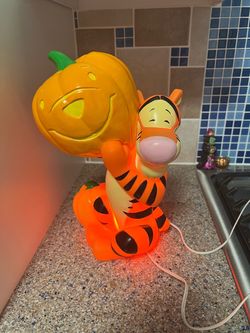 2000 Disney Halloween Pooh's "Tigger" Jack O' Lantern Light Blow Mold Pumpkin