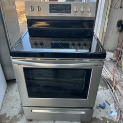 FRIGIDAIRE STOVE