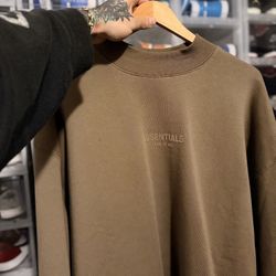Awesome 😎!! Like New Essentials " Fear Of God" Oversized Beige Long Sleeve Crew Neck ! Size 7 