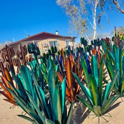 Metal Yard Art, Wind Spinners & POTTERY 🌵 🌺