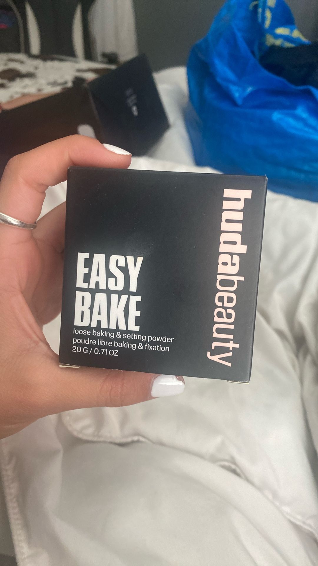 Huda Beauty Loose Baking Powder