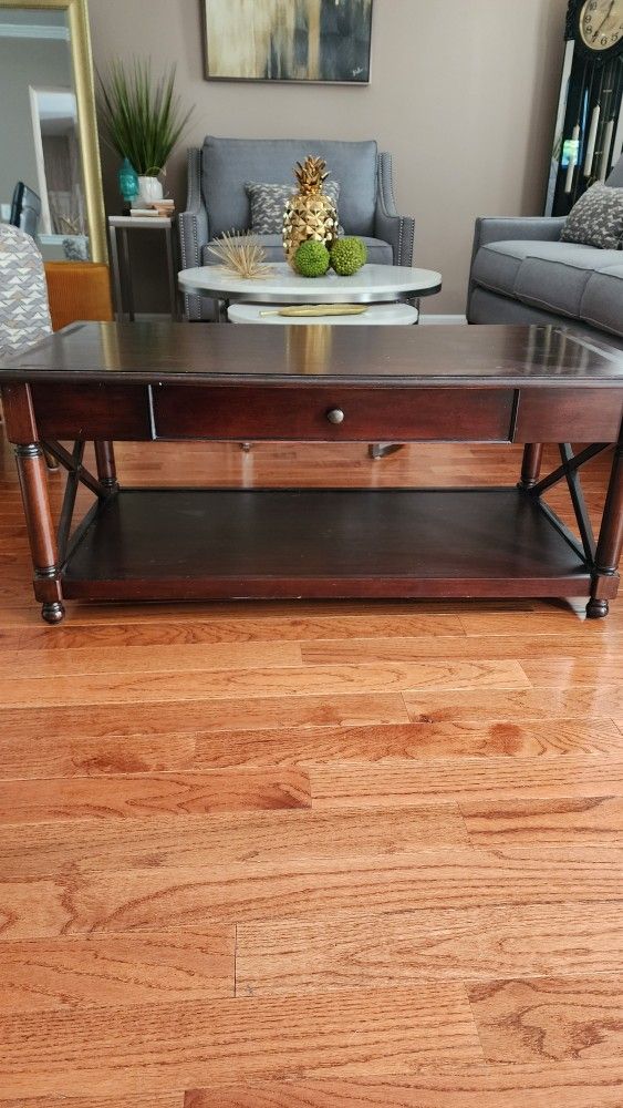 PIER 1 WO9DEN COFFFEE TABLE W/DRAWER