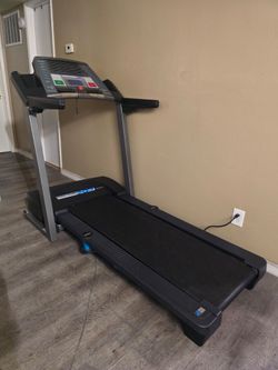 Treadmill Pro-Form 550 Delivery Available