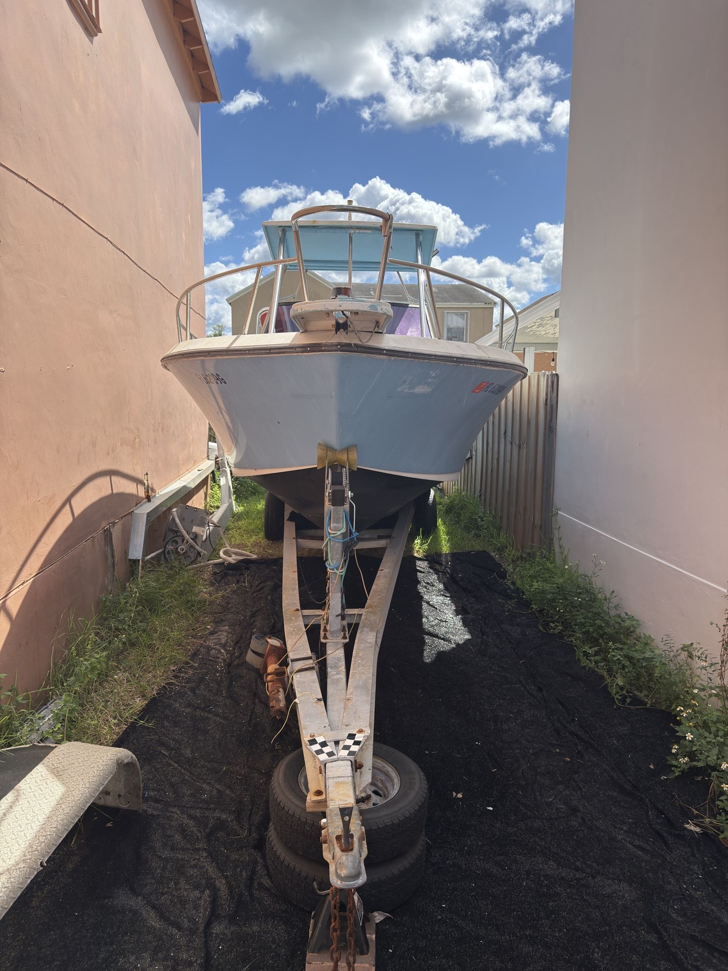 1990 Pro Line 23’8” 