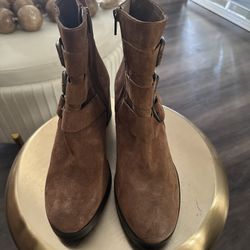 Wonder Boots