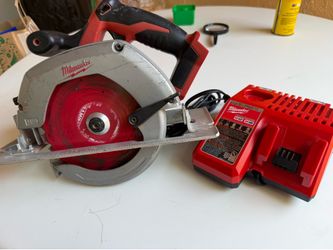 Skill saw and charger