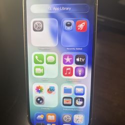 iPhone 14 128GB White – AT&T Locked – Still Financed – Great Condition