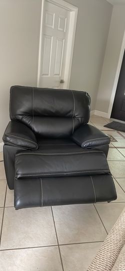 Electric Black Recliner 