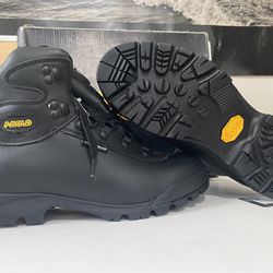 Asolo waterproof boots ( pick up only ) size 9M Today Only