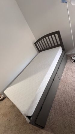 Twin bed with matress