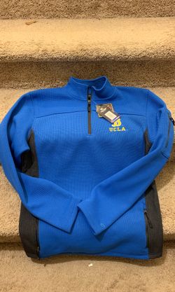 Men’s medium pullover sweatshirt