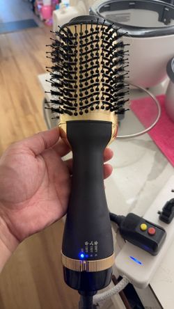 4-in-1 Hot Air Brush & Hair Styler Volumizer - Gold Edition