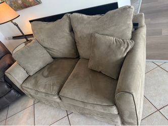 Love seat beige