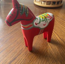 Vintage Red Swedish Dala Horse Folk Art  7” large size hand made