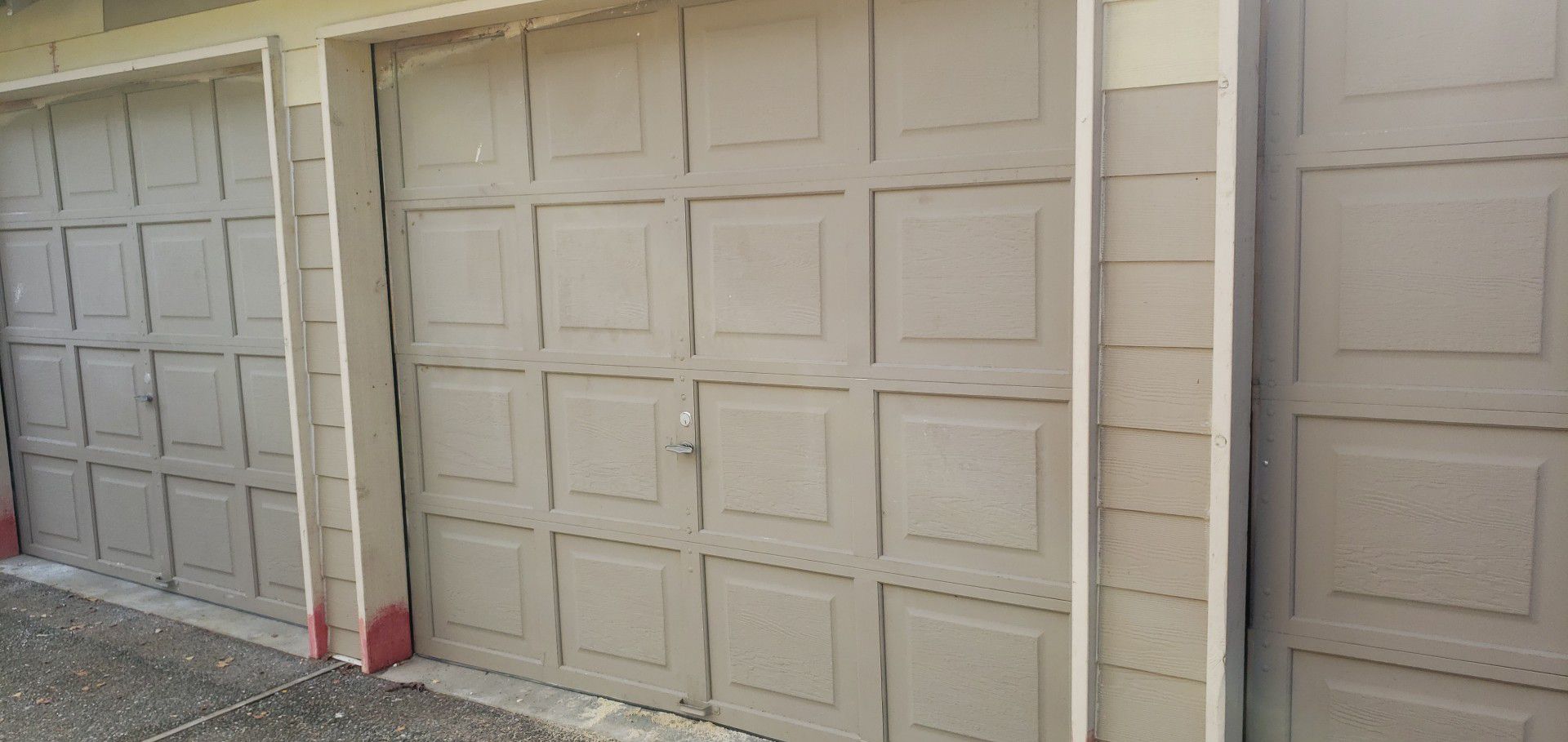 8ft×8ft garage doors good condition