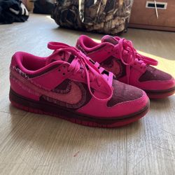 Nike  Dunk (10.5) Vday Edition