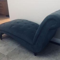 Chaise Lounge 