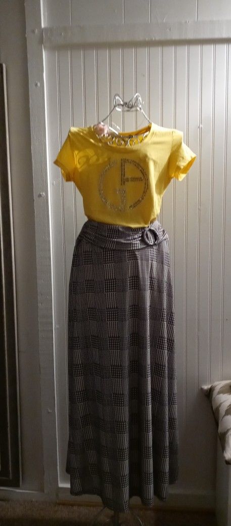 8 Pieces women's clothes Size M