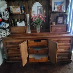 Dresser / Hutch
