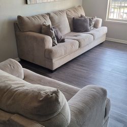 3 piece Sofa Set. Living room set. Smoke/pet free house. Per piece or all together