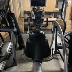 Matrix Mx-r5x Recumbent Bike Only $400