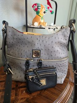 Like New Dooney Bourke Crossbody Bag with Small Coinpurse