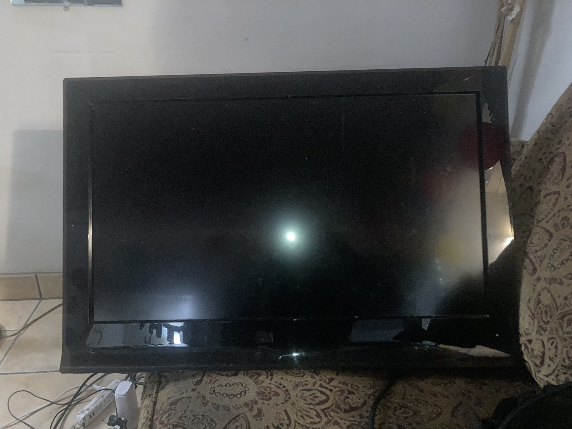 26 X 16” Flatscreen Tv