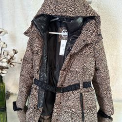 Brand New Coat For Woman Size L 