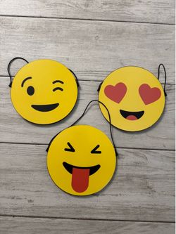 3 emoji faces wooden
