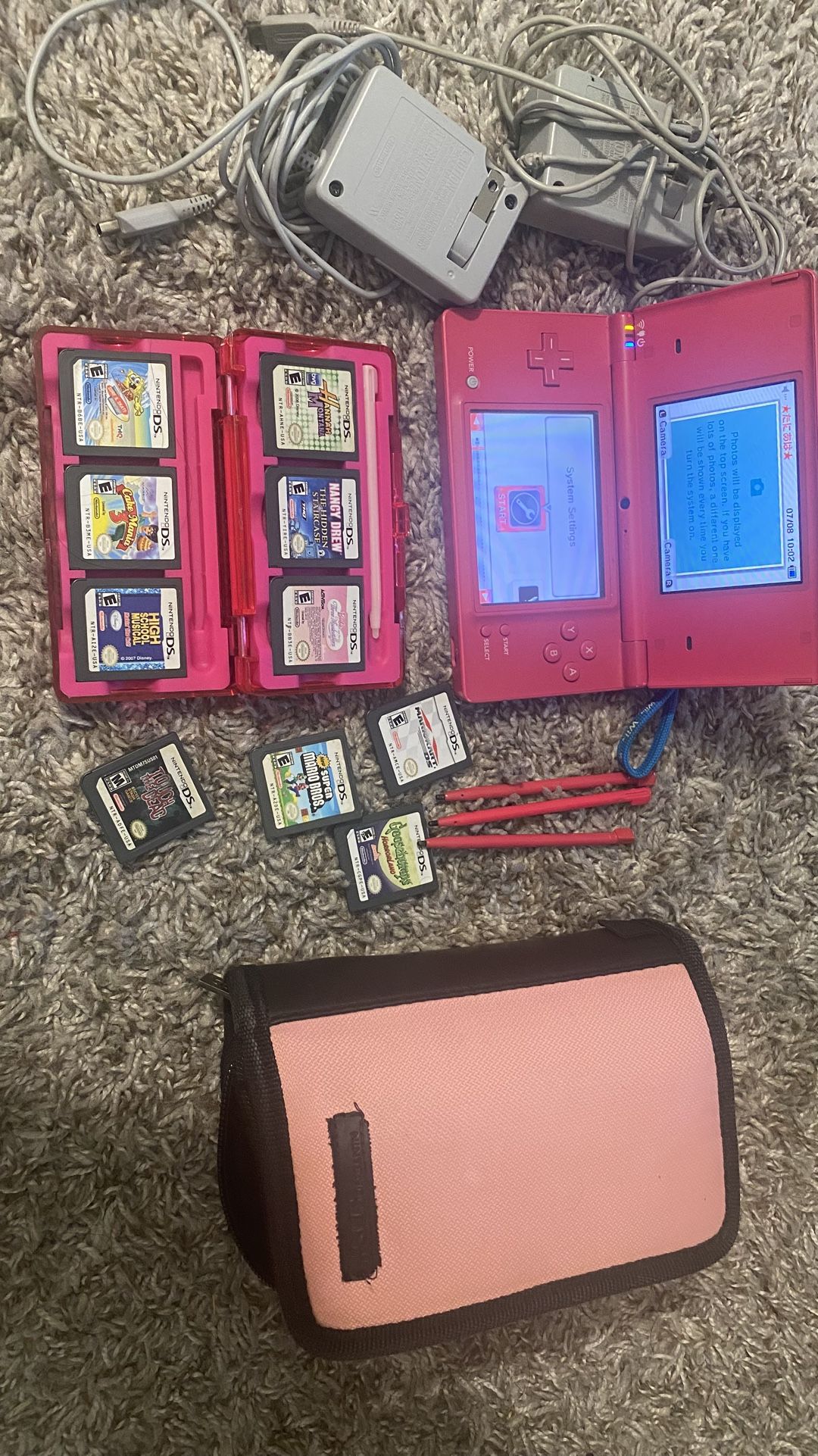 NINTENDO DSi + GAMES + CASE