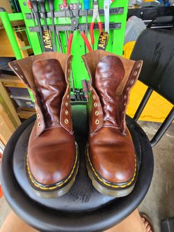 Dr. Martens 1460 Pascal Boots – Made in England – Horween Chrome Excel Leather Size US 10